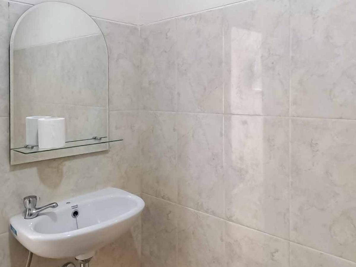 Wisma Talenta Mitra Reddoorz Jakarta Extérieur photo